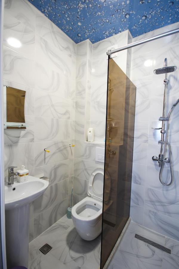 Guest House 99 Batoumi Extérieur photo