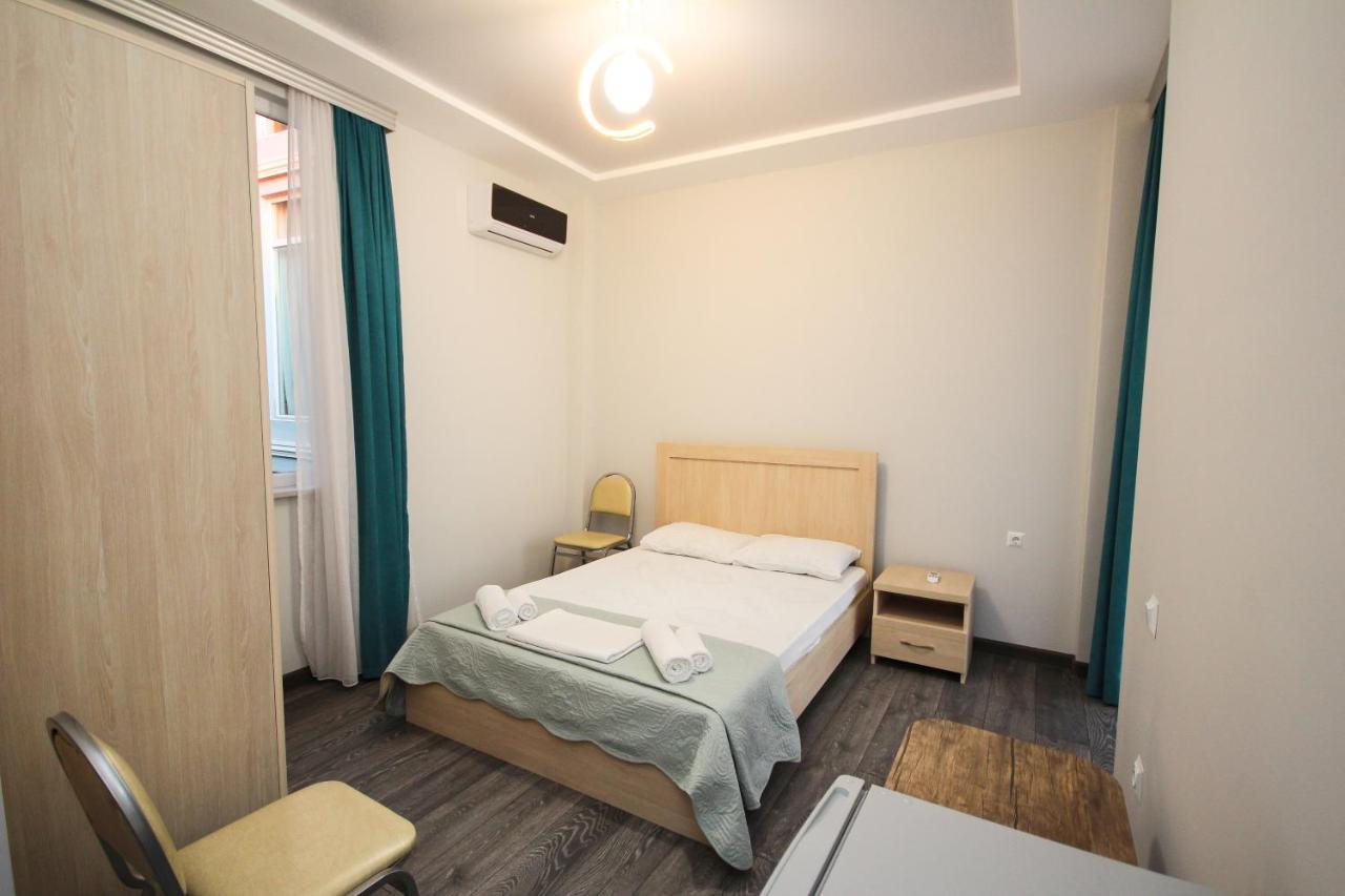 Guest House 99 Batoumi Extérieur photo